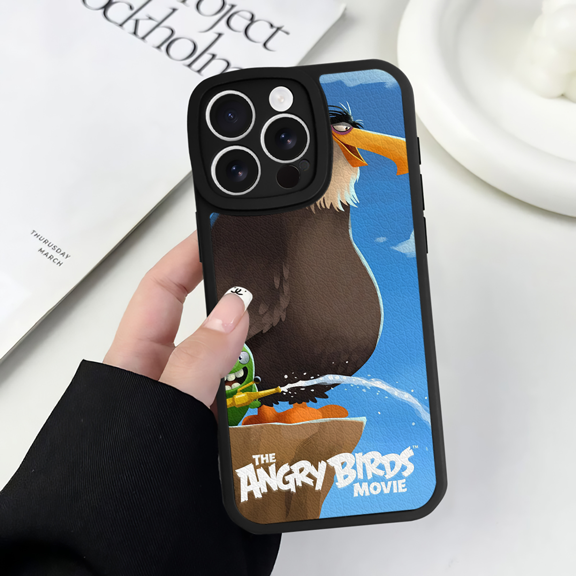 （画像用） Angry Birds アングリーバード 【iPhone 16シリーズ対応】シリコンスマホケース（レザー調） 材質：シリコン